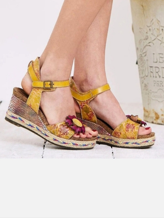 L'artiste Annmarie Hand Painted Leather Sandals Jute Trim Wedge Platforms Sz 8